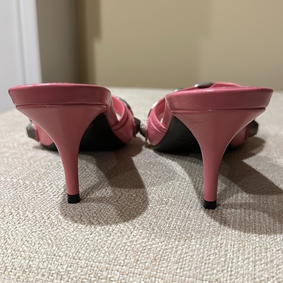 Balenciaga slide heel in gorgeous bubblegum pink with hardware detailing - Picture 7 of 7